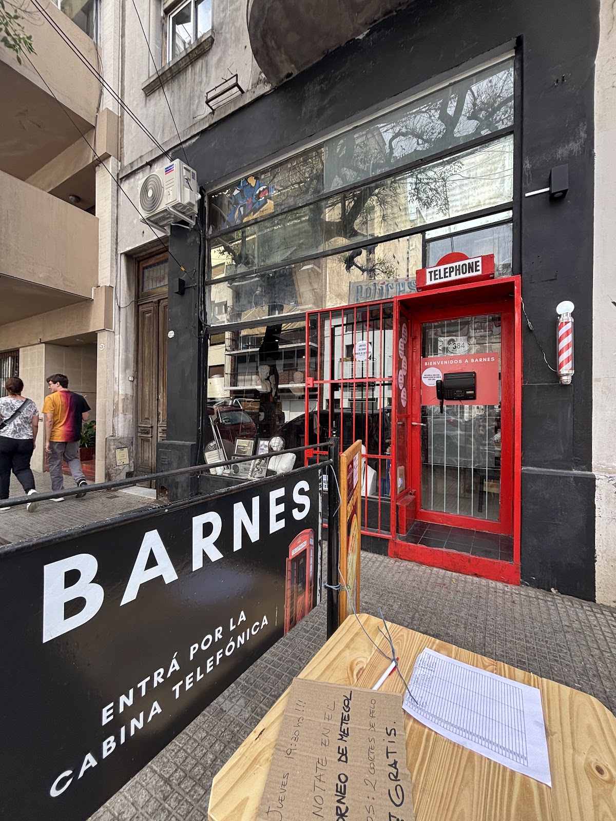 Logo de BARNES (Barbería, peluquería y Centro Cultural)