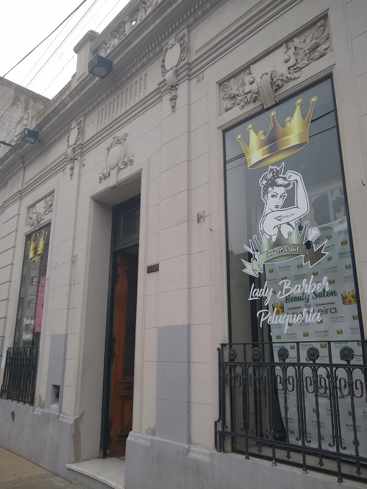 Beauty Salon by Laura Leira