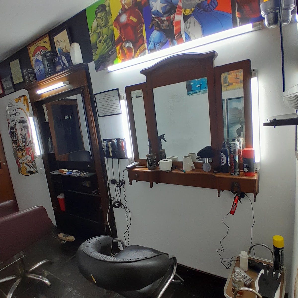 Peluquería y Barbería S.23