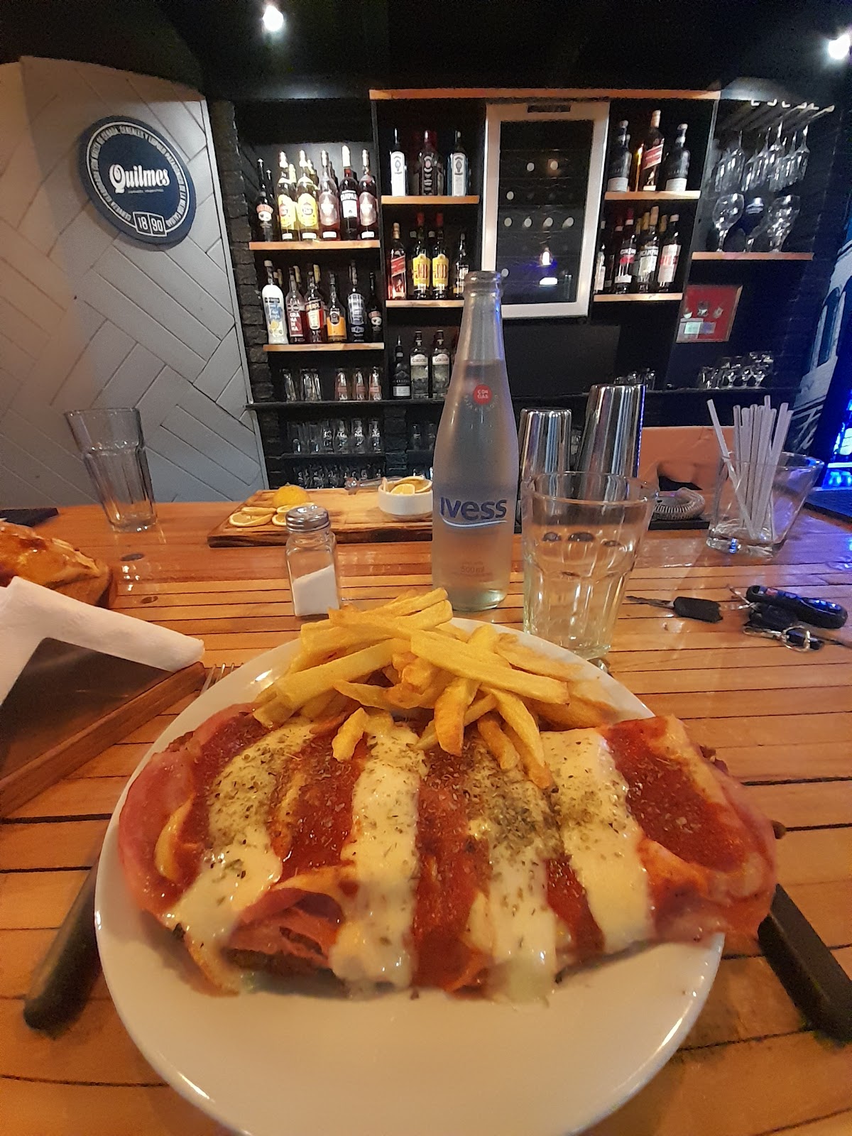 Pizzería Bowling / pool mitre